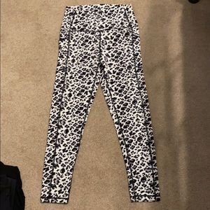 Zyia Snow Leopard Brilliant Leggings